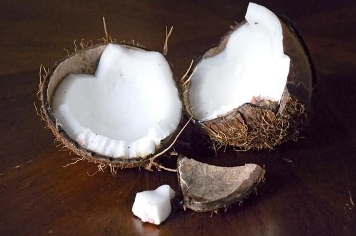 cara mengupas kelapa muda cepat